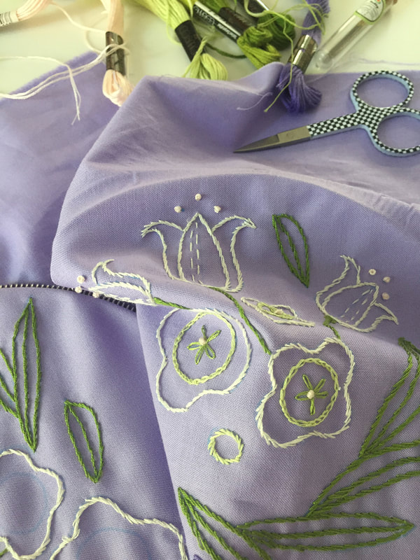 Dashingly Divided Quilt embroidery florals